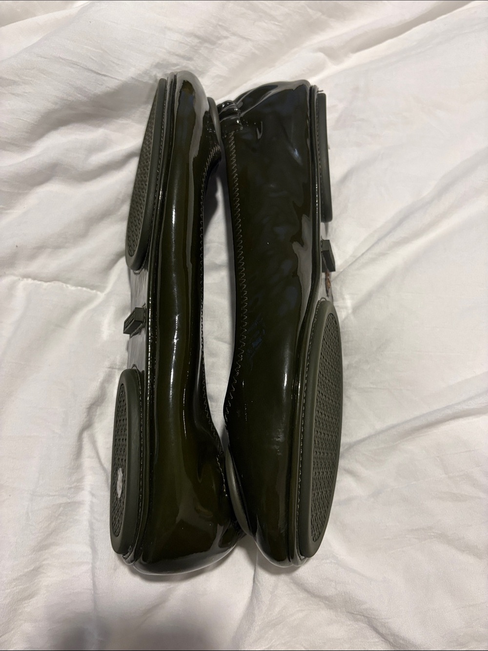 Tory Burch Olive Green Patent Leather Logo Ballet Flats - Picture 3 of 3